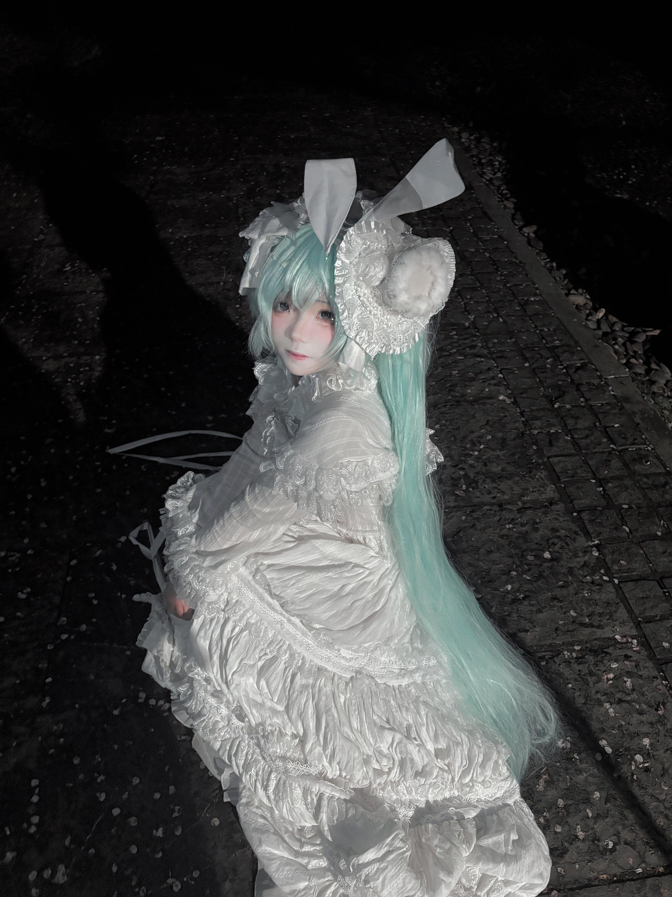 我们的距离是0.6厘米，那是屏幕的厚度，如果我的眼泪掉下去，你那里会下...