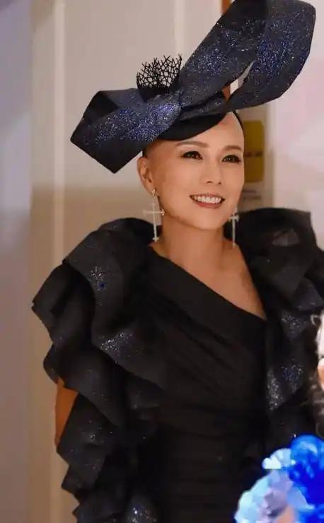 近日，51岁的前港姐吴文忻抗癌之路再陷困境，癌细胞扩散至大脑，这一消息令人揪心。