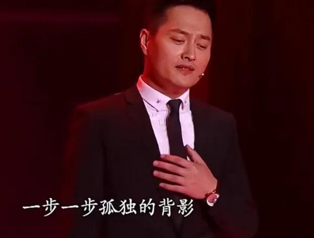 云飞版的《懂你》差满文军不是一个档次

歌手云飞嗓音条件不错，声音高亢，婉转悠扬