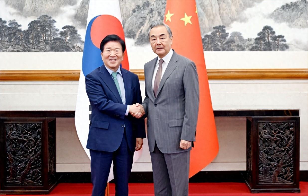 李在明这步棋，下得不慢，但不硬。

8月24日，中韩建交33周年这天，韩国总统特