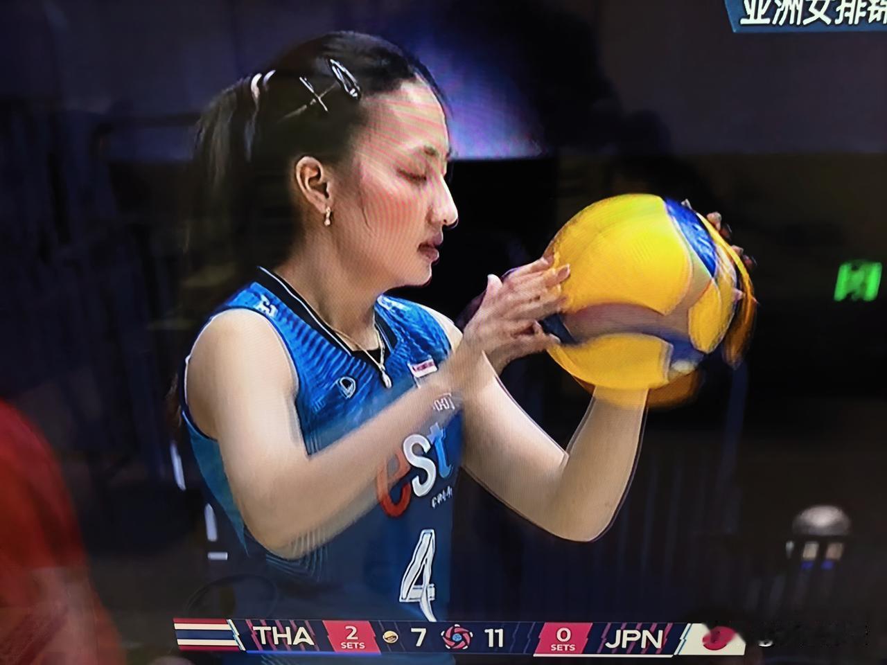 千万别被日本女排给蒙骗了，你相信日本女排会0：3输给泰国女排吗？
      亚