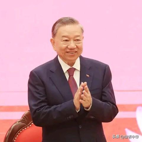苏林“二度”一肩挑，同时担任执政党首和国家元首，在越南同时担任党首和元首者苏林并