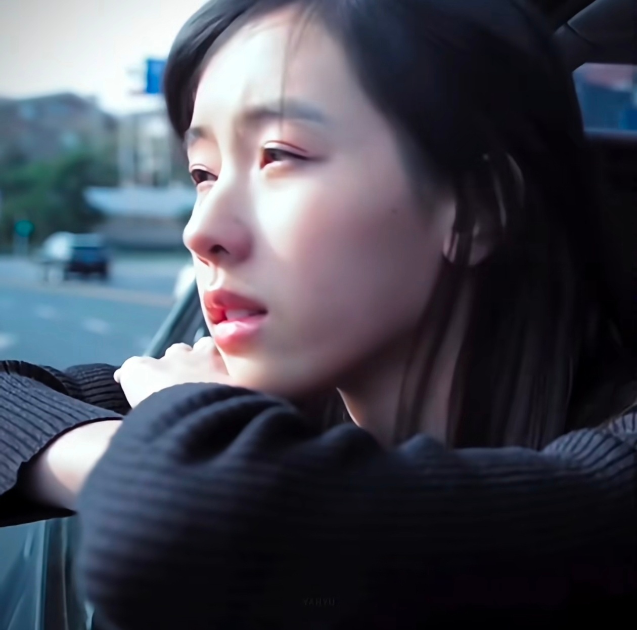 陈都灵拍了夜樱投稿【陈都灵】 我趴车窗就这么忧郁 