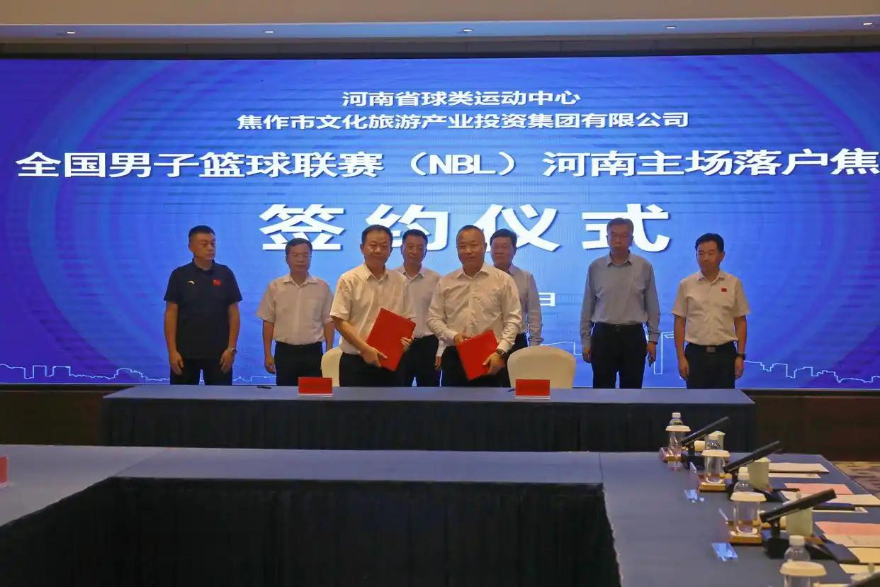 河南男篮重回NBL，主场落户焦作。据媒体报道，河南男篮的回归，是“政府引导+市场