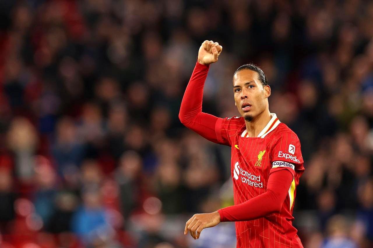 利物浦夏天一通折腾，把能进球的迪亚斯6500万卖给拜仁，左路直接熄火。
 
转头