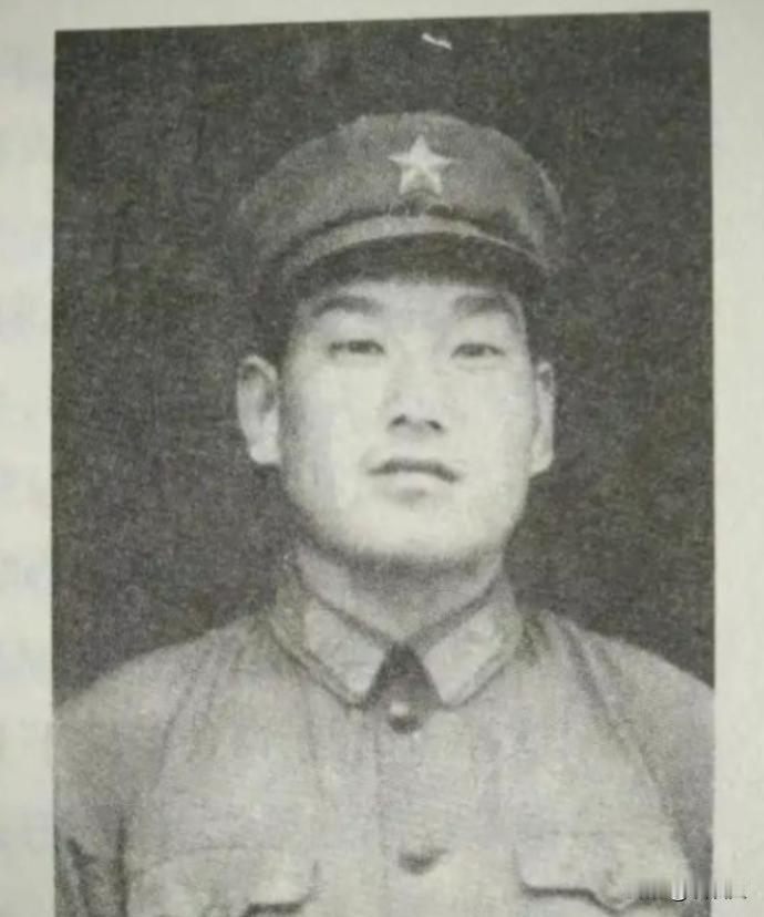 2013年，原工兵一团政治处的宣传干事韩维民，去麻栗坡烈士陵园给战友王悦发扫墓，