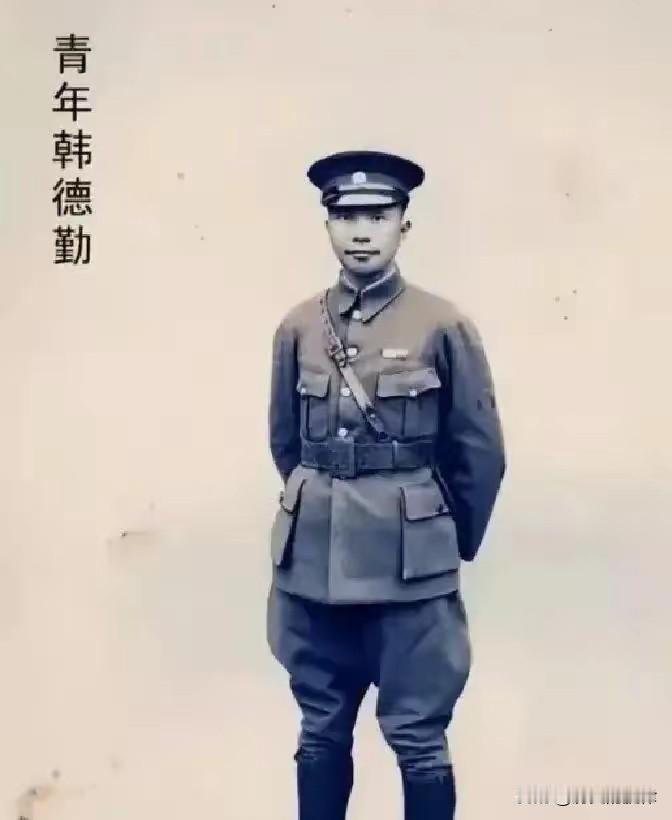 1943年奇葩历史！新四军活捉国民党副总司令，中央批准放走，他却赖着不走
 
1