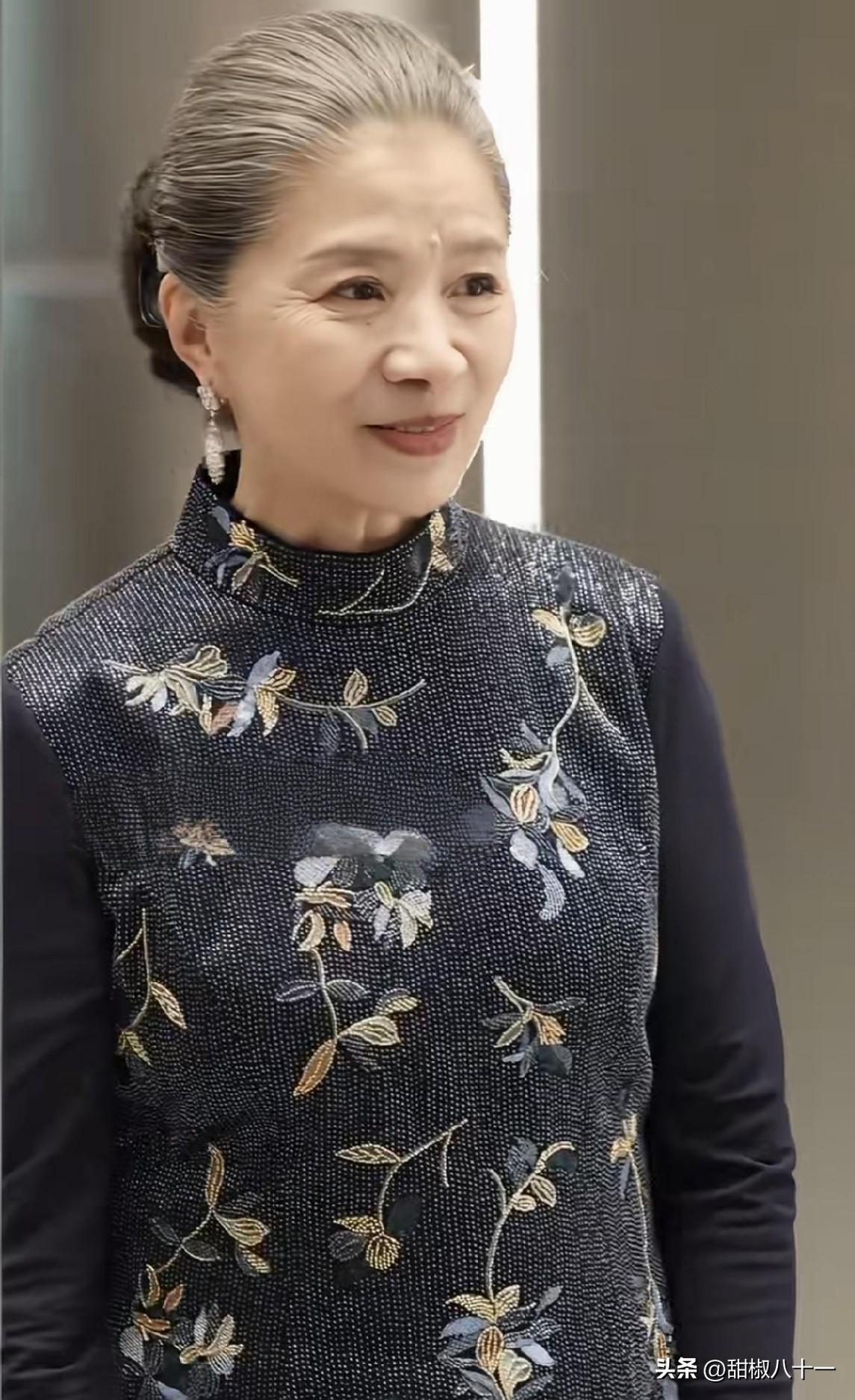 迟蓬获白玉兰最佳女配，

有仨老太太在家可都睡不着了，

一打听这仨老太太和迟蓬