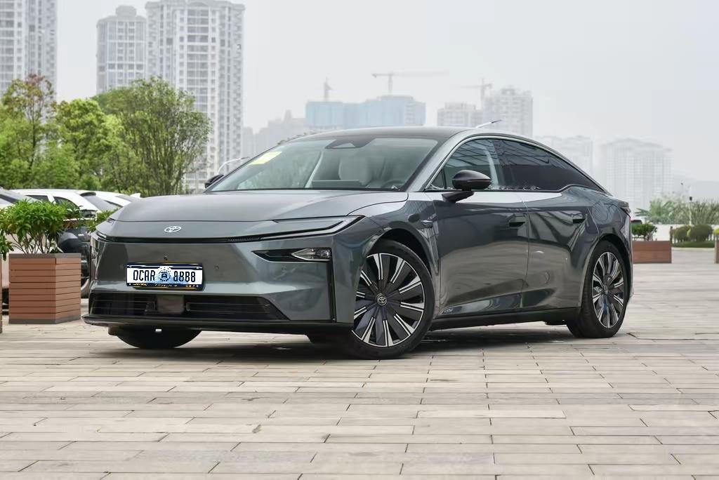 12-15万二手混动/电动怎么选？我试了铂智7、星耀8、海豹07 DM-i，发现