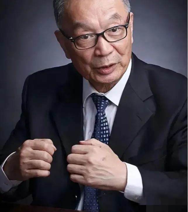 2023年，三农问题专家温铁军在一次演讲中发出振聋发聩的质问：“我们为什么一定要