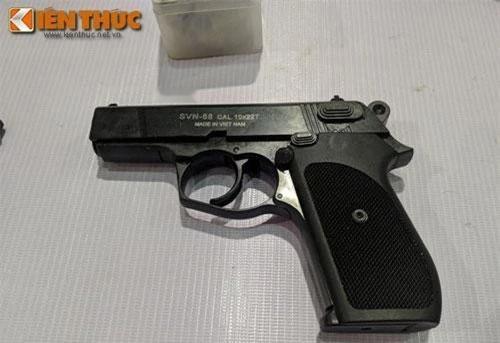 越南国产SVN-88手枪。作为震慑和压制罪犯的工具，警用手枪，装备安保执法力量。