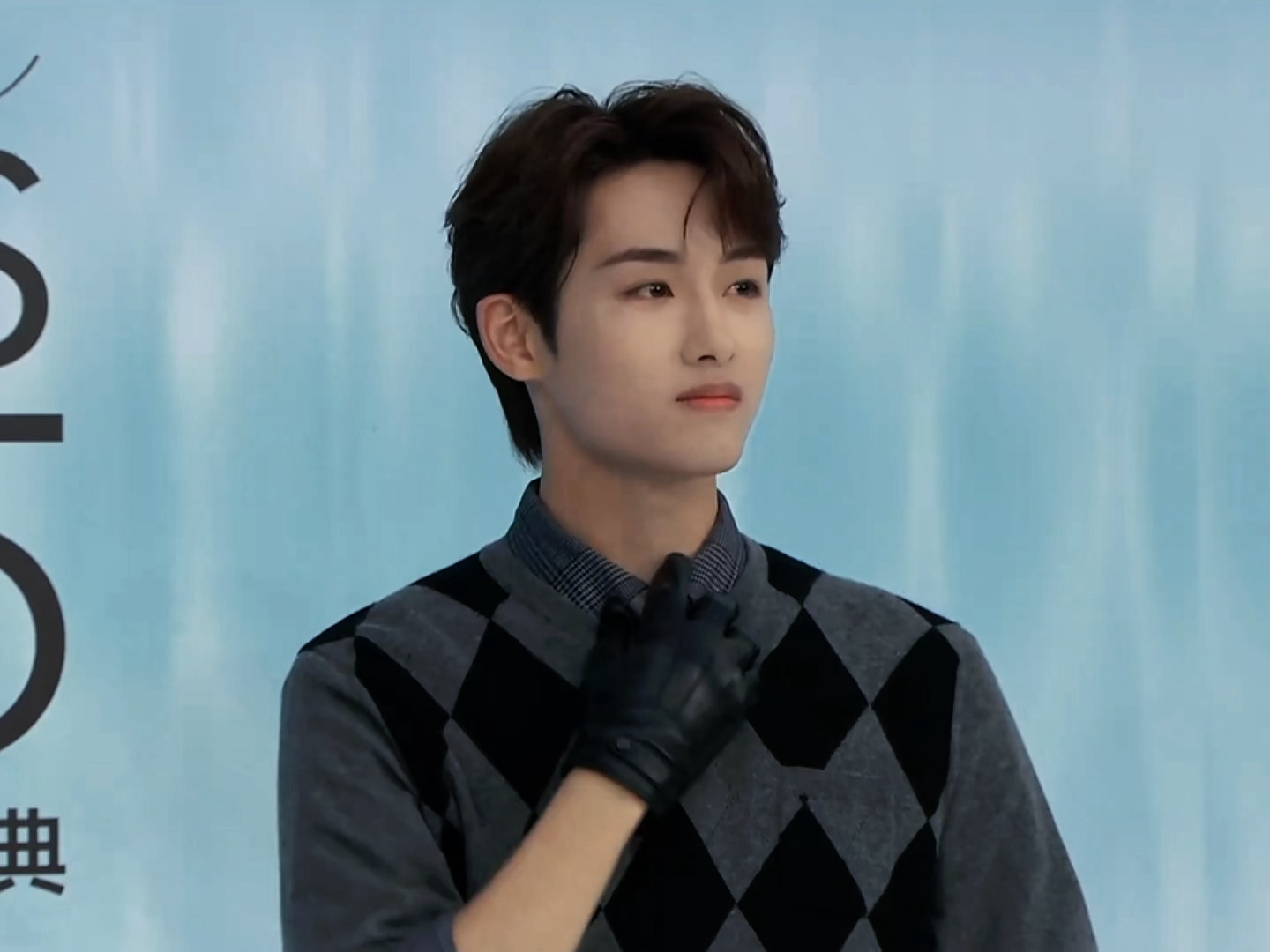 董思成拽衣领这一下把我迷成啥了[流鼻血][流鼻血][流鼻血]董思成拽衣领这一下 