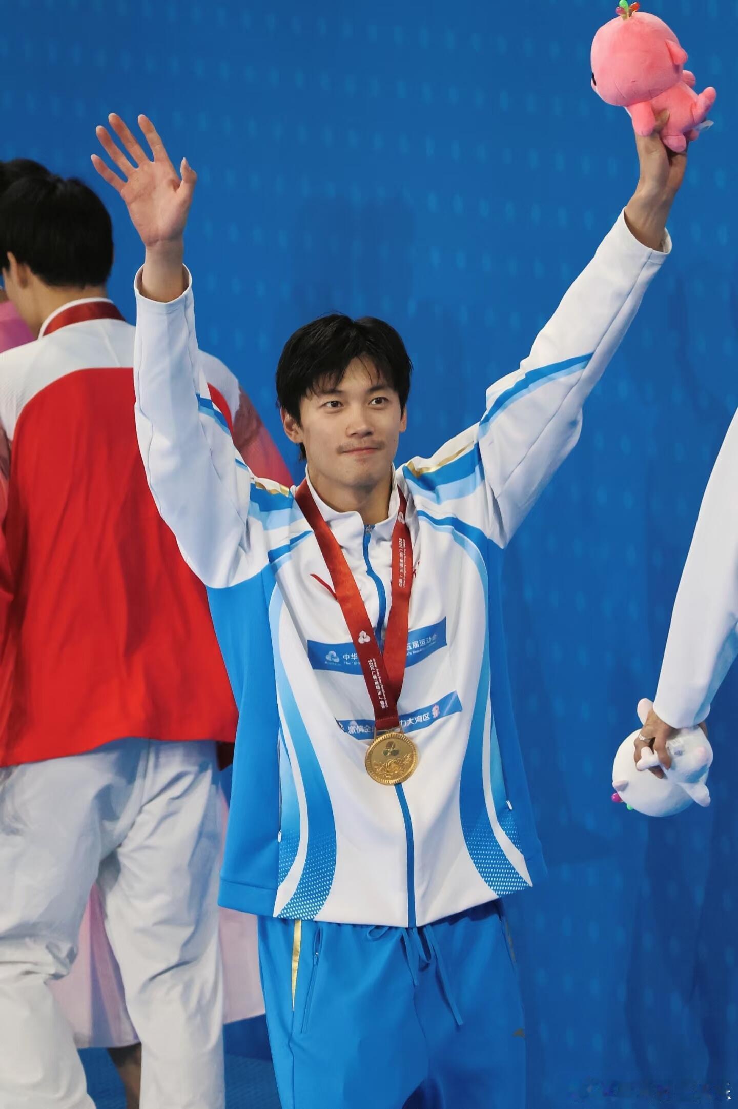 汪顺帅气的外表稳定的内核 看他采访能感觉到，这是一个头脑非常清醒的运动员。知道荣