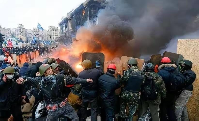 1. 专家：打击乌克兰只是幌子 普京真正目标已布局四年：普京借俄乌战争拉长战线、