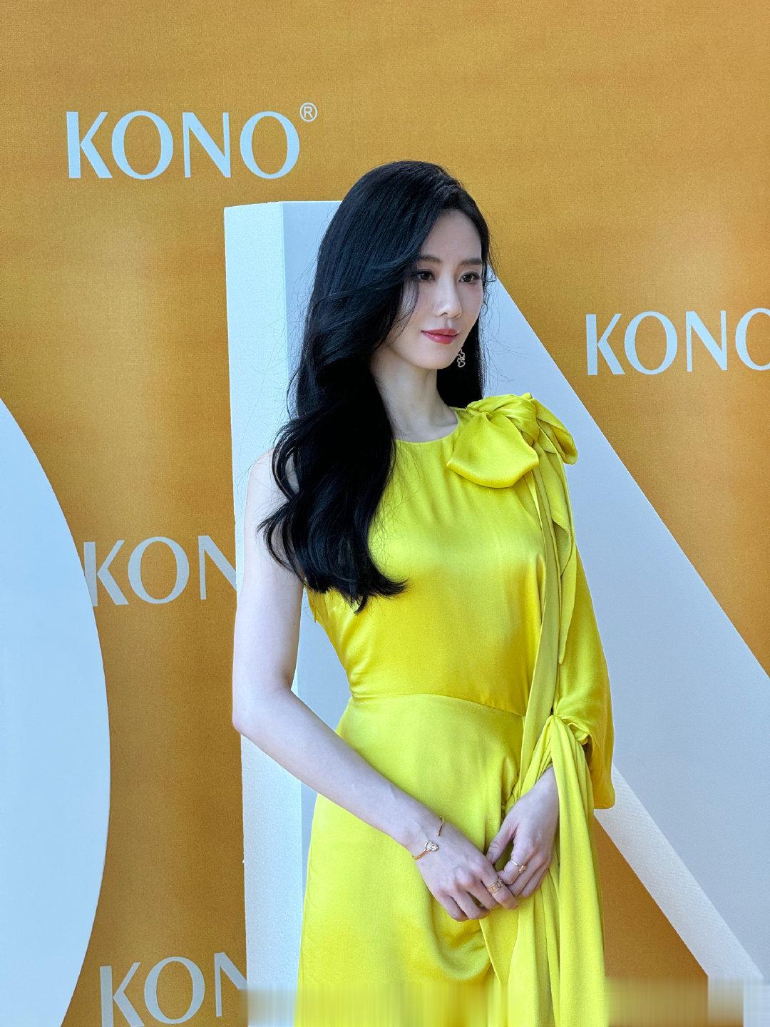 #刘诗诗今日生图##刘诗诗黄色挂脖单肩裙# 1姐太美了 ​​​