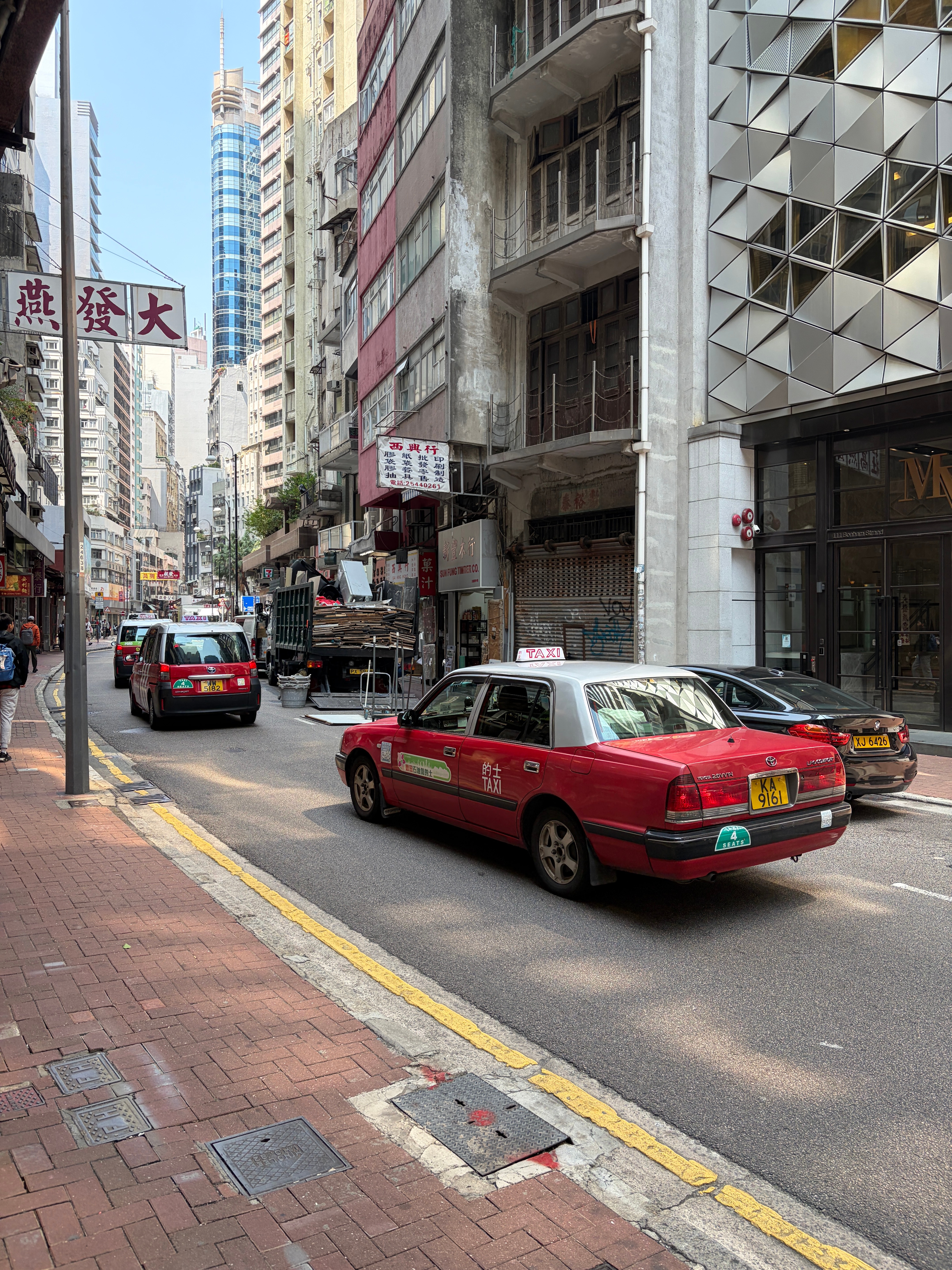 刚刚在香港打了个出租车8公里，过了海底隧道花费了160块RMB这应该是咱国内最贵