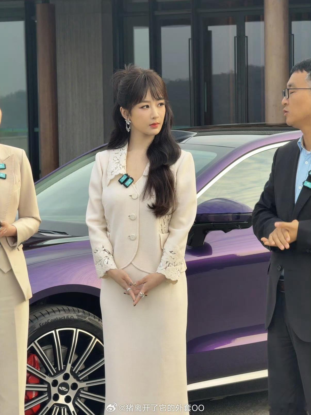 杨紫今日品牌线下活动，状态怎么样