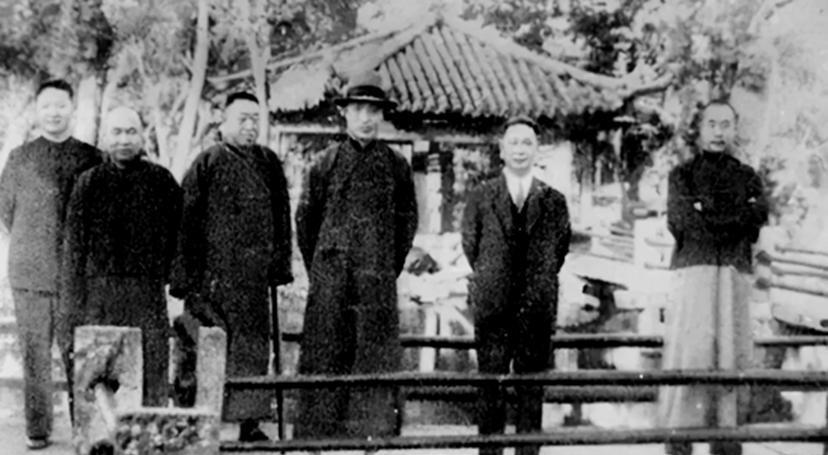 山东王倒台后，四军长各寻出路：有人成文史馆员有人修鞋为生
 
1938年，坐镇山