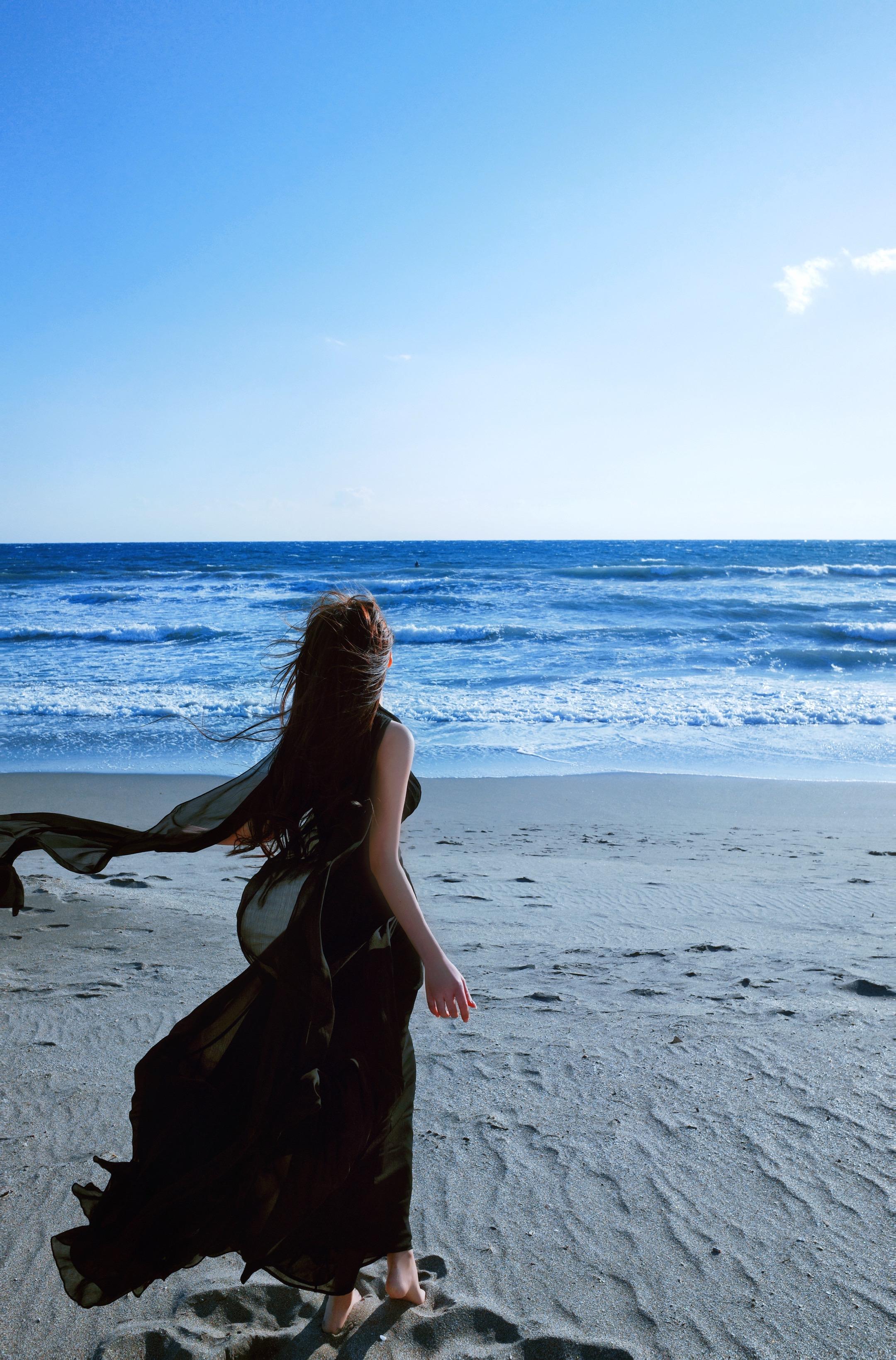 没有永恒的梅雨季 只有久违的艳阳天