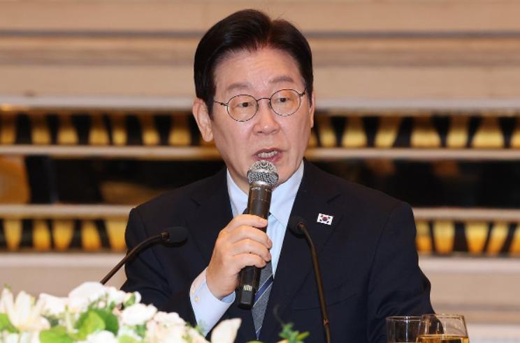 李在明离华前扔下一颗“重磅炸弹”！涉台表述更进一步，并提四大请求，中方应对很有格