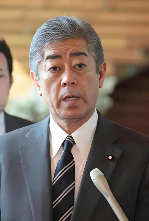 北京今天来了位特殊的客人——岩屋毅。他以前当过日本的外务大臣，可现在有了一个新头
