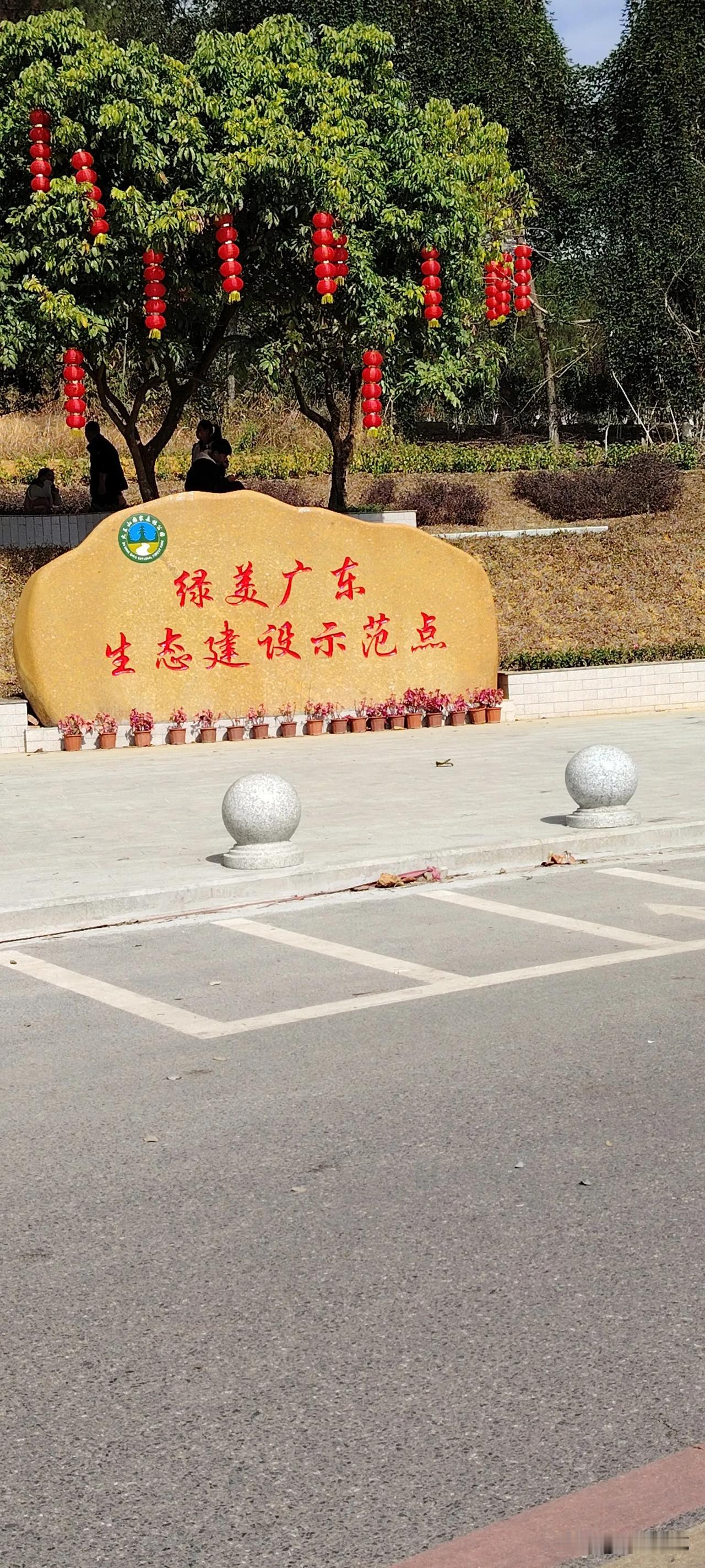 全网都在模仿各种网红，
我也是这样想的，
能够把网红模仿成功也是一种幸福！
模仿