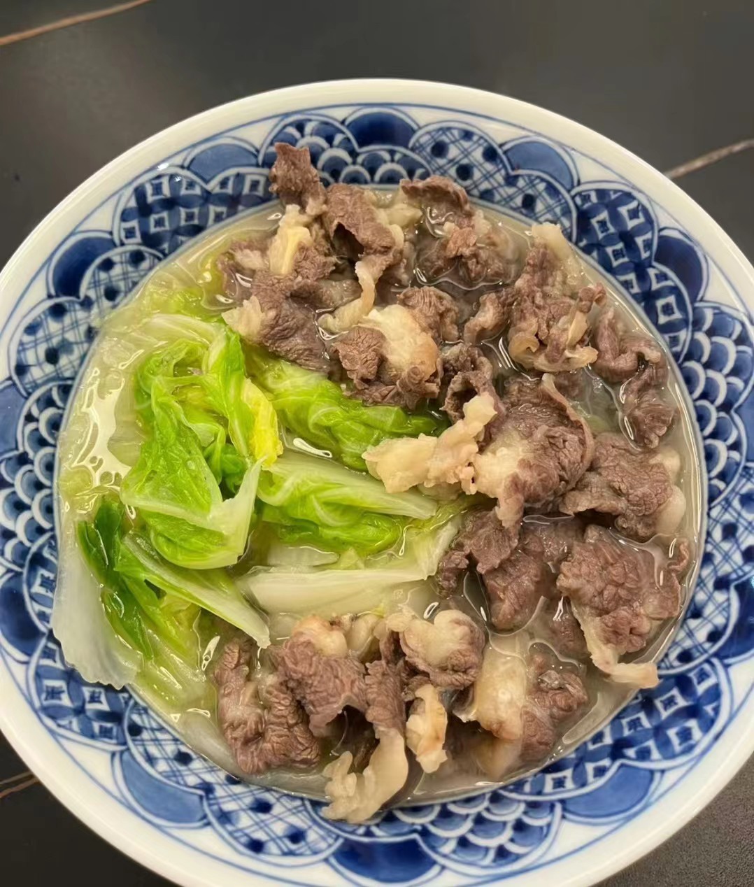 “清晨，是希望，是开始。在每一个无法重来的日子里，对自己好一点。幸福，是养自己的