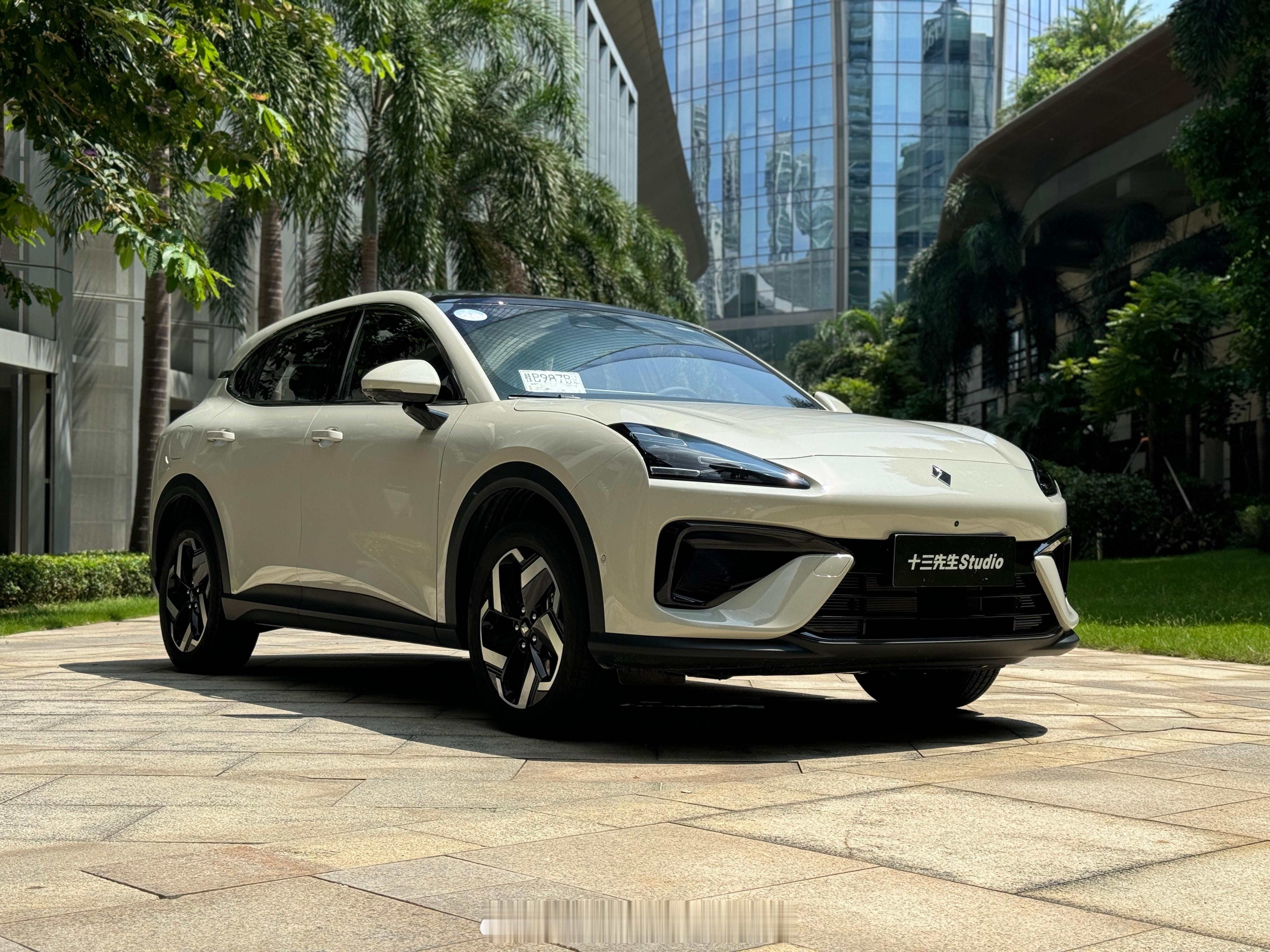 宝骏云海，便宜，实用的平民智能家用SUV10来万的新能源车，有两个爽点：智能和安