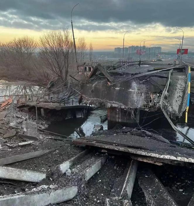 泽连斯基这一次或许是悬了！美国专家落井下石，指控1080亿美元落入了泽连斯基的钱