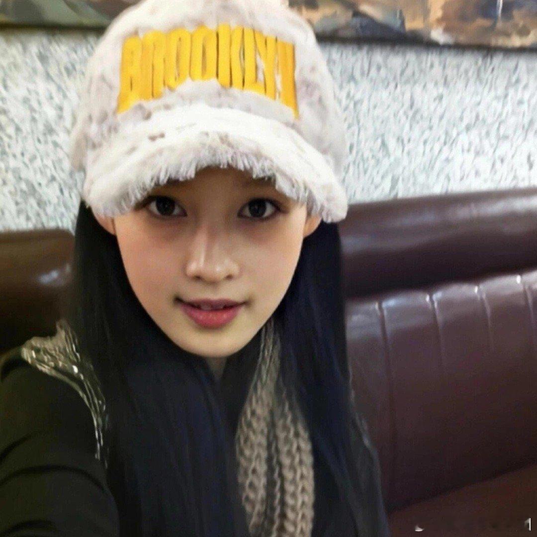 考古李沁早期感觉她的面相很正， 也很善良的感觉 ​​​