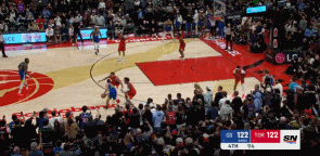 罕见！库里肘击对手被吹进攻犯规！
在今天NBA常规赛勇士对阵猛龙的第四节比赛最后