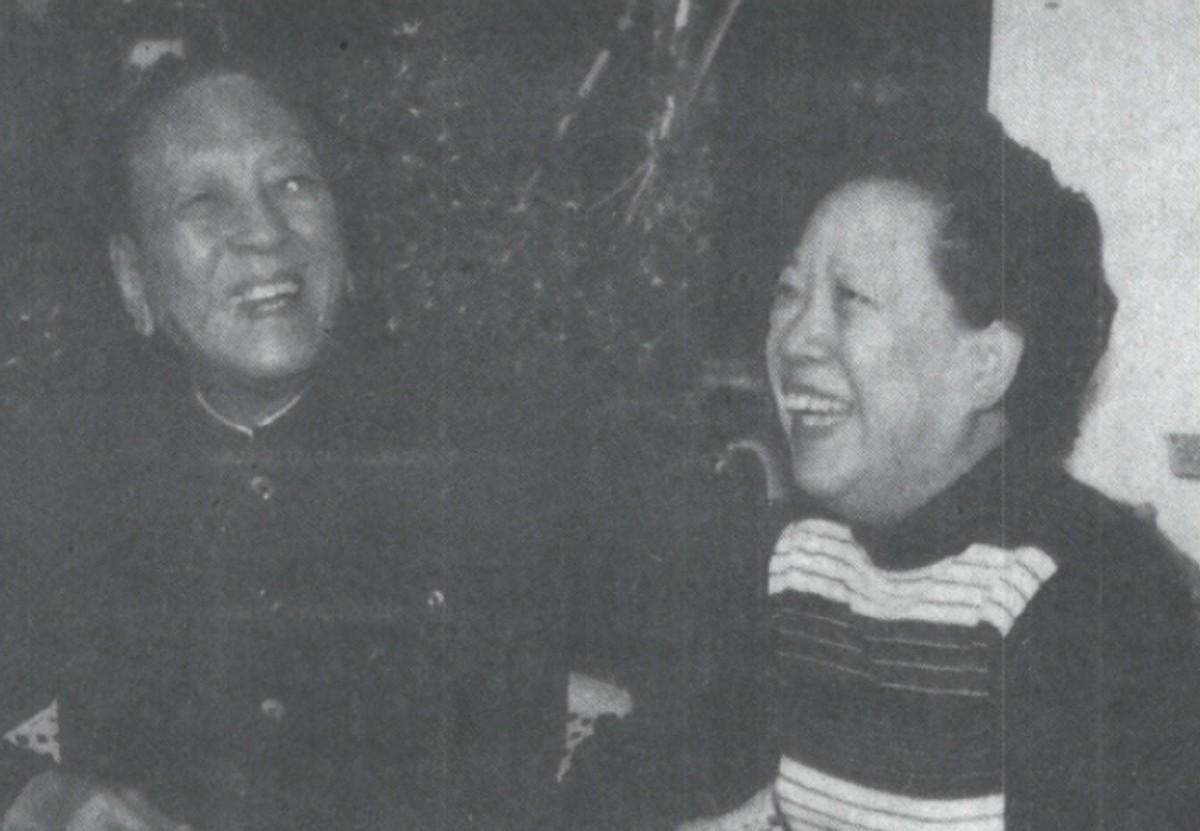 2000年耿飚逝世，妻子赵兰香接受采访时感叹：总觉得他始终陪伴在身边，这种思念难