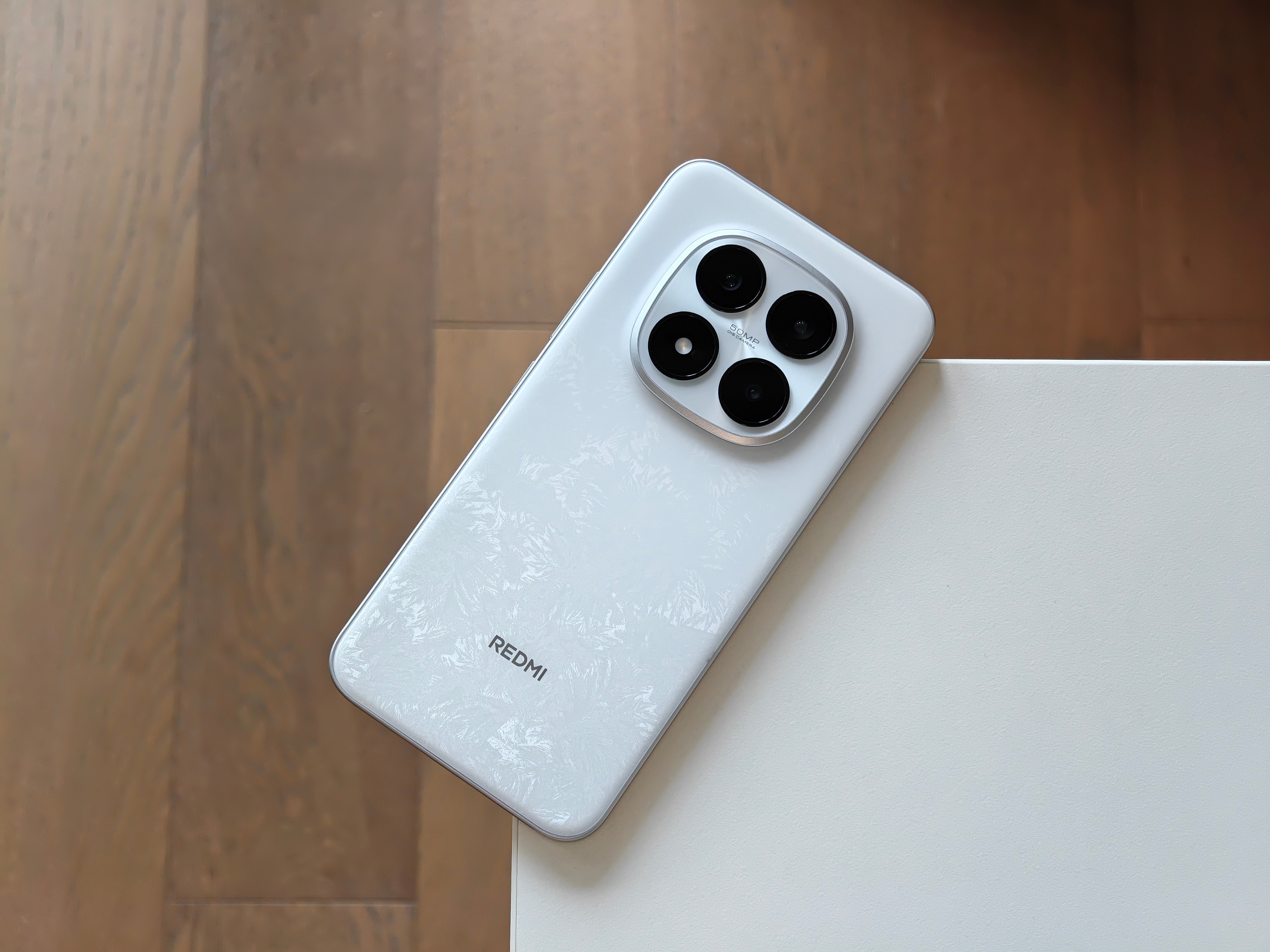 收到了REDMI Note 15 Pro+的邀请函，是一把锤子，砸什么好呢？？？