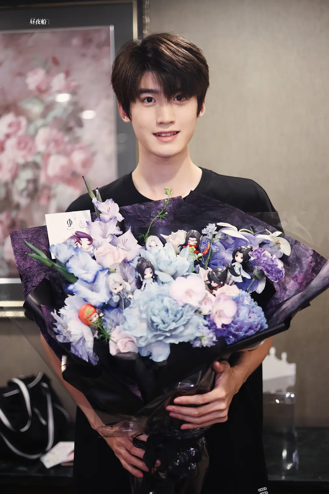 虽然我已经接受了但我依然想不明白选角导演怎么会让左边这个当1右边这个当0的 