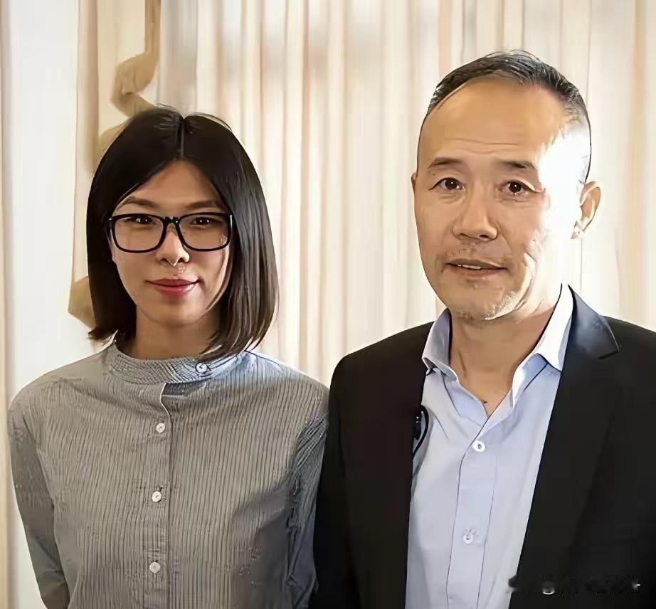 不可思议，王石现任老婆田朴珺，竟然比他的大女儿还小一岁。这是妥妥的小说情节照进现