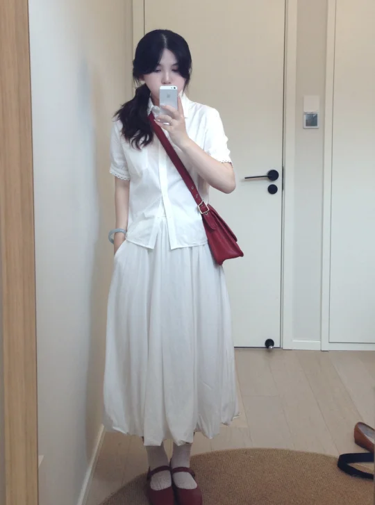 🍎all white 带点红