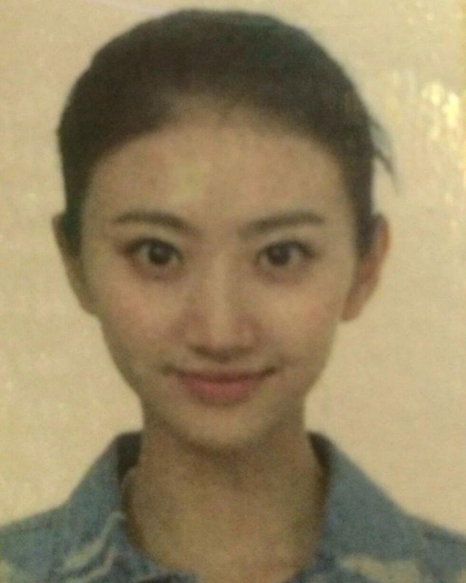 景甜看着挺清纯一个人啊，真是想不到。。 ​​​