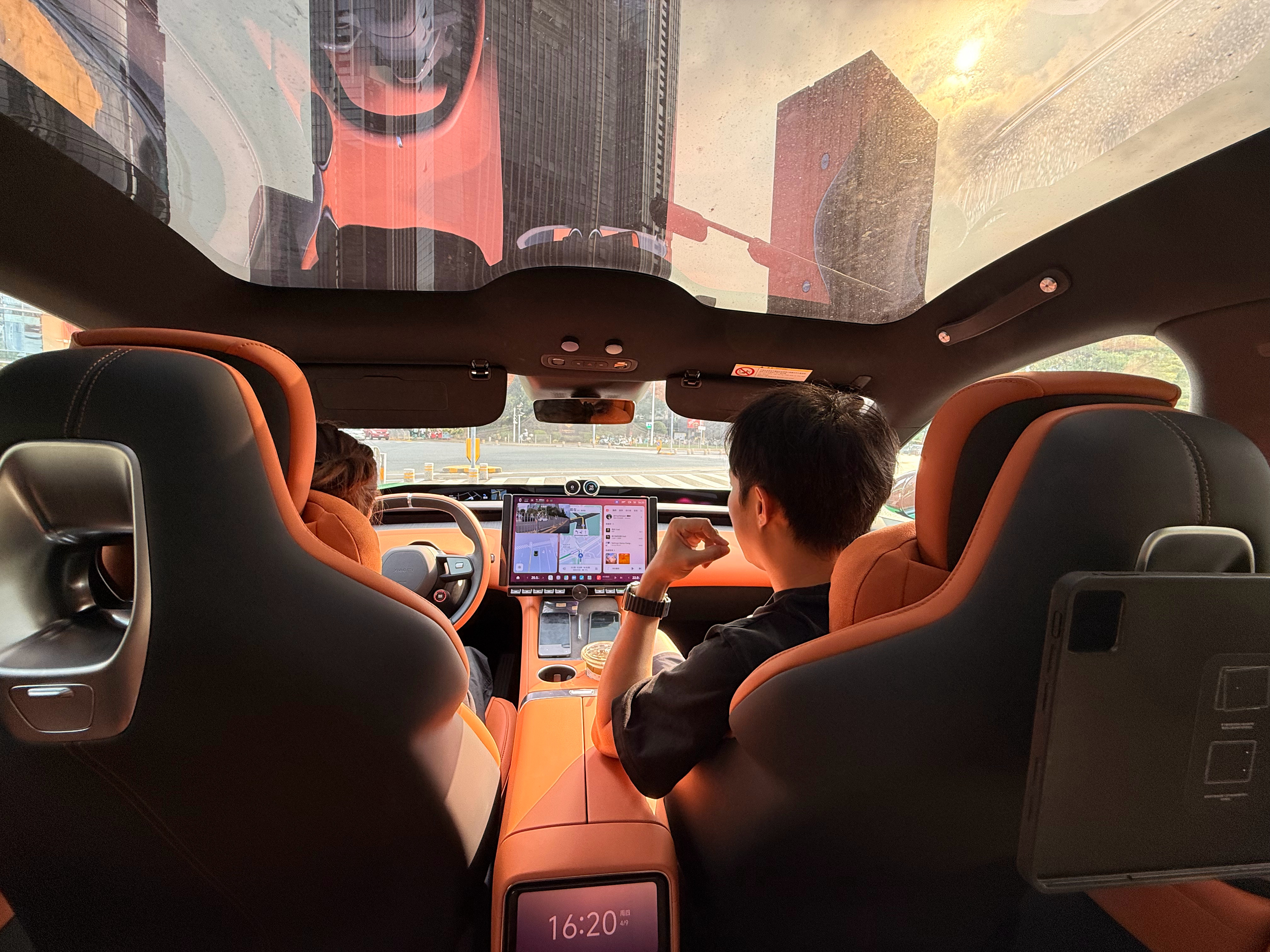 北京车展前夕 新车一台接一台出最近身边不少朋友想着换新车下午陪朋友来试驾了腾势Z