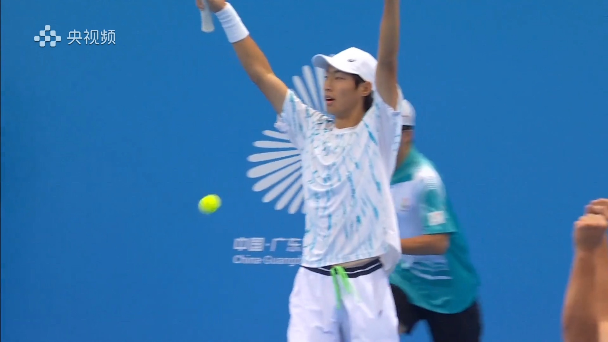 北京队宋雨桥/张博雄6-4、3-6、10-7险胜陈显峰/徐旷清。之前一单北京队商