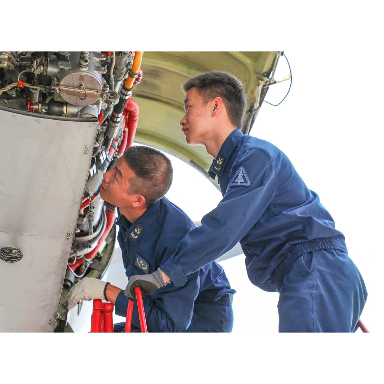 每天早上第一个赞给守护我们的中国军人！早安！