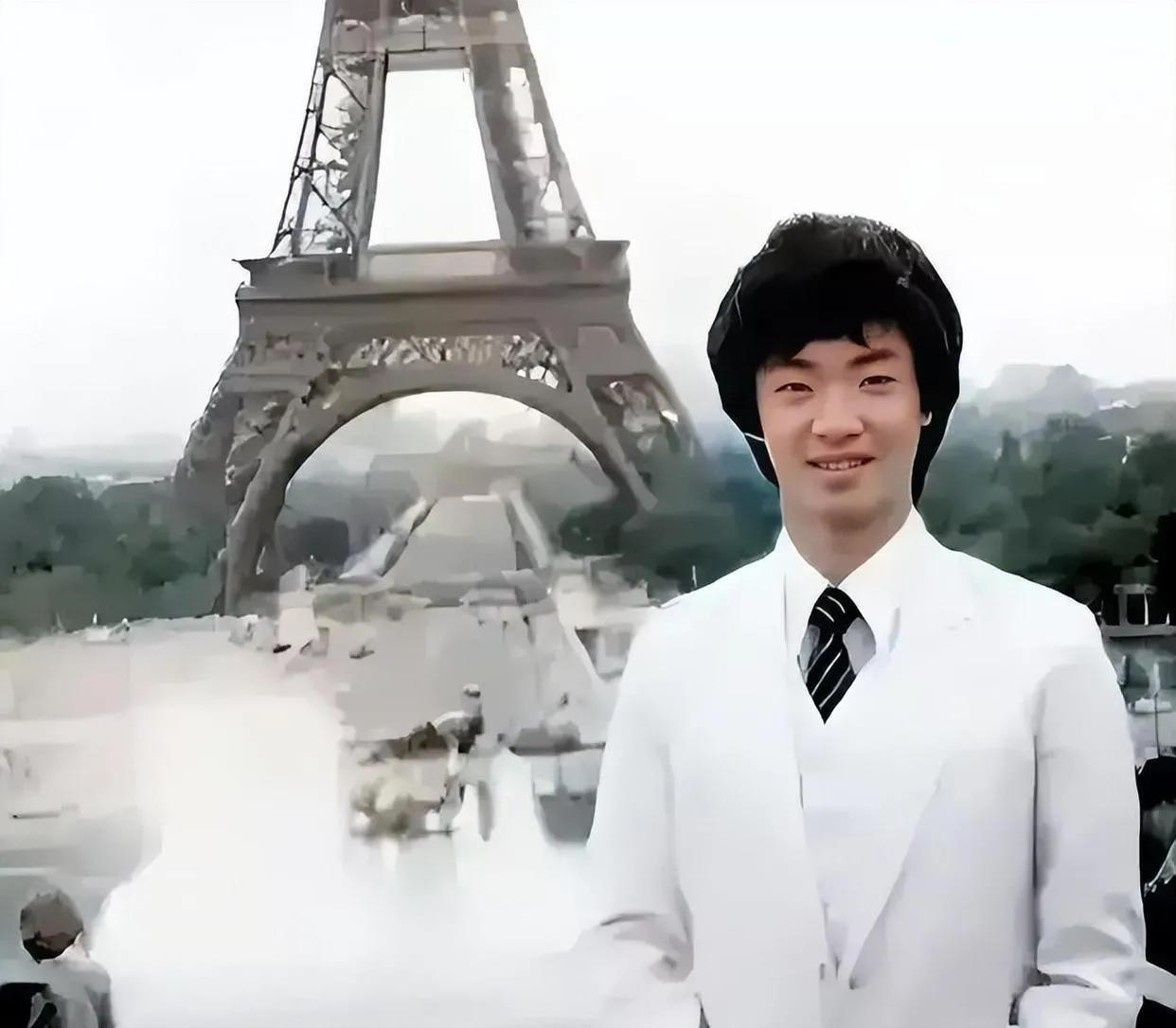 金星是一位传奇人物！曾经的金星也是一位英俊的大帅锅，笑傲于巴黎埃菲尔铁塔，他身穿
