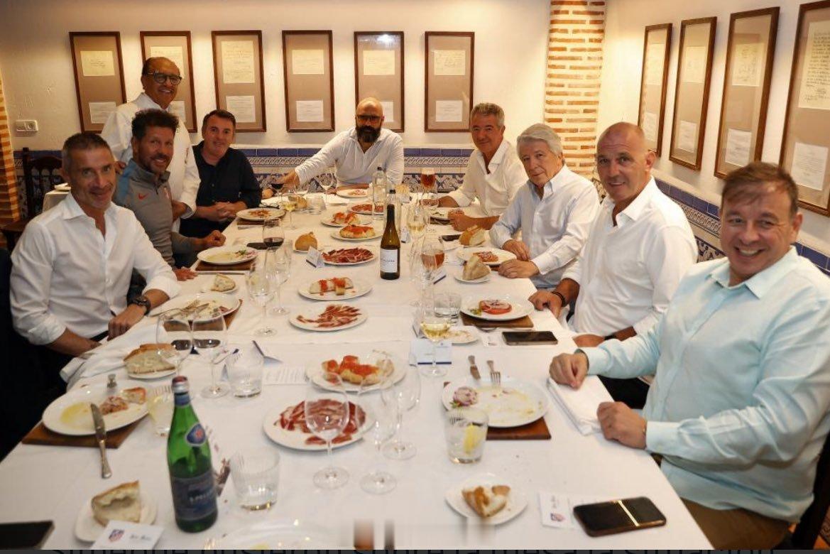 希尔，塞雷佐等马竞高层，ares等股东的代表，以及西蒙尼等教练组成员昨晚在乳猪宴