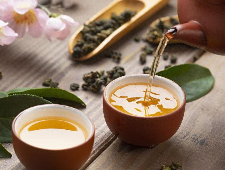 74岁大爷，天天2杯茶，坚持15年从未动摇，现在哭着吃下3个苦头

喝茶在中国老