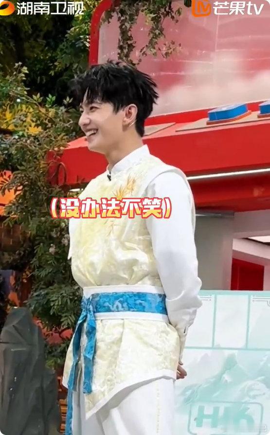 杨洋杨迪泼水泼急眼了 你好星期六《凡人修仙传》剧组在好六街搞事情，杨洋、赵小棠和