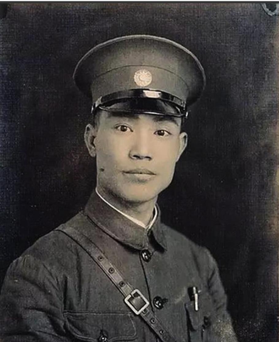 1947年,陈诚视察东北52军，军长副军长亲自迎接，谁知陈诚一开口就骂："你们简