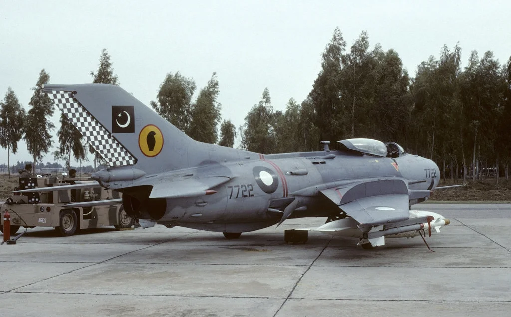 巴基斯坦空军J6战机，果然涂装也是战斗力