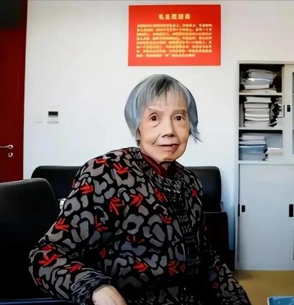 “中国根本没有能力造出芯片，即使造出来中国芯片也落后世界20年！”

上世纪末，