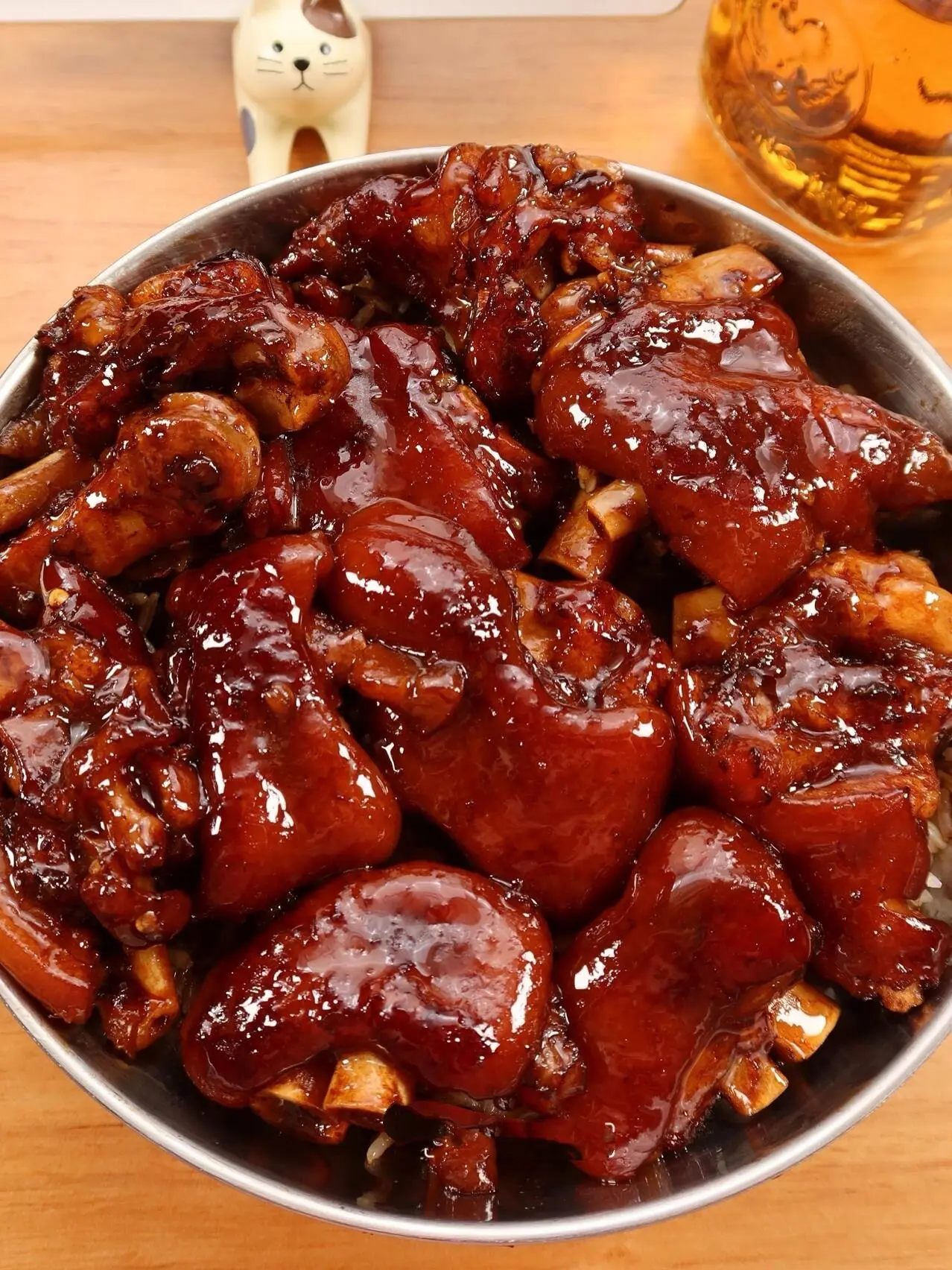 这个大猪蹄子拌饭真的一绝，巨巨巨好吃！