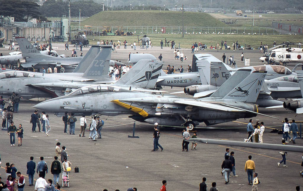 VF-21 F-14A(NF201/161606) at Wings 93#to