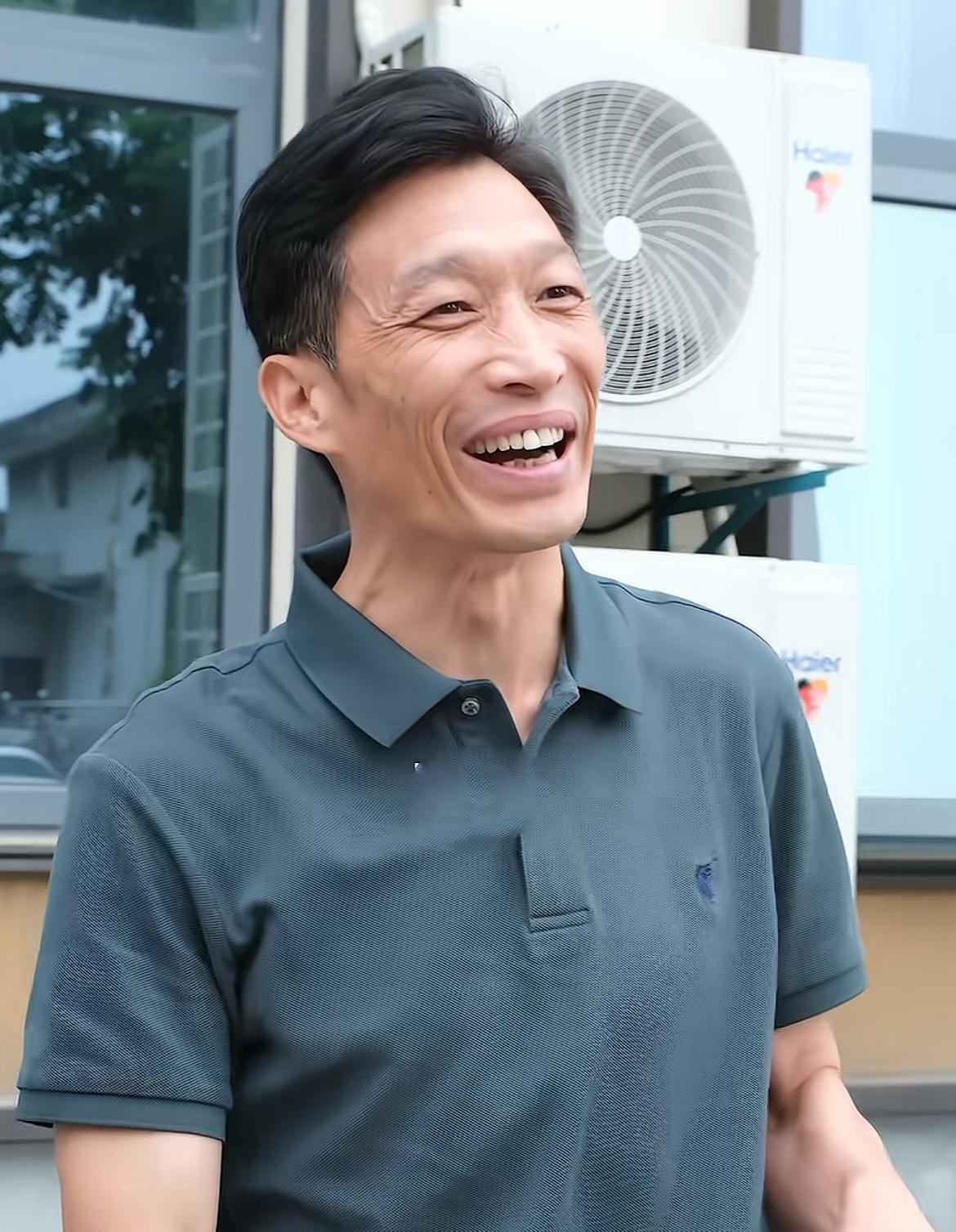 《武装特警》三位演员聚会，其中两位是实打实的真武警，尤其是“乔一飞”的扮演者，可